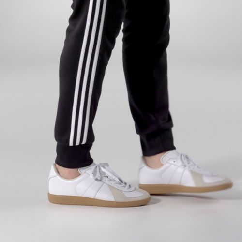 BZ0579_product_video_global_720x720?fit=