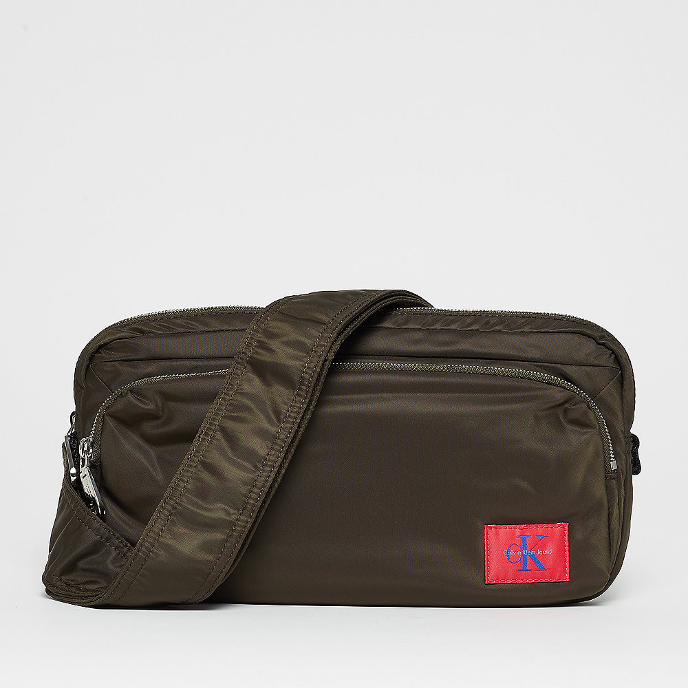Calvin Klein CK Pilot Twill Sling cargo