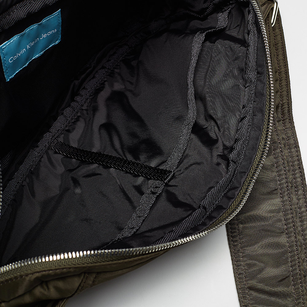 Calvin Klein CK Pilot Twill Sling cargo