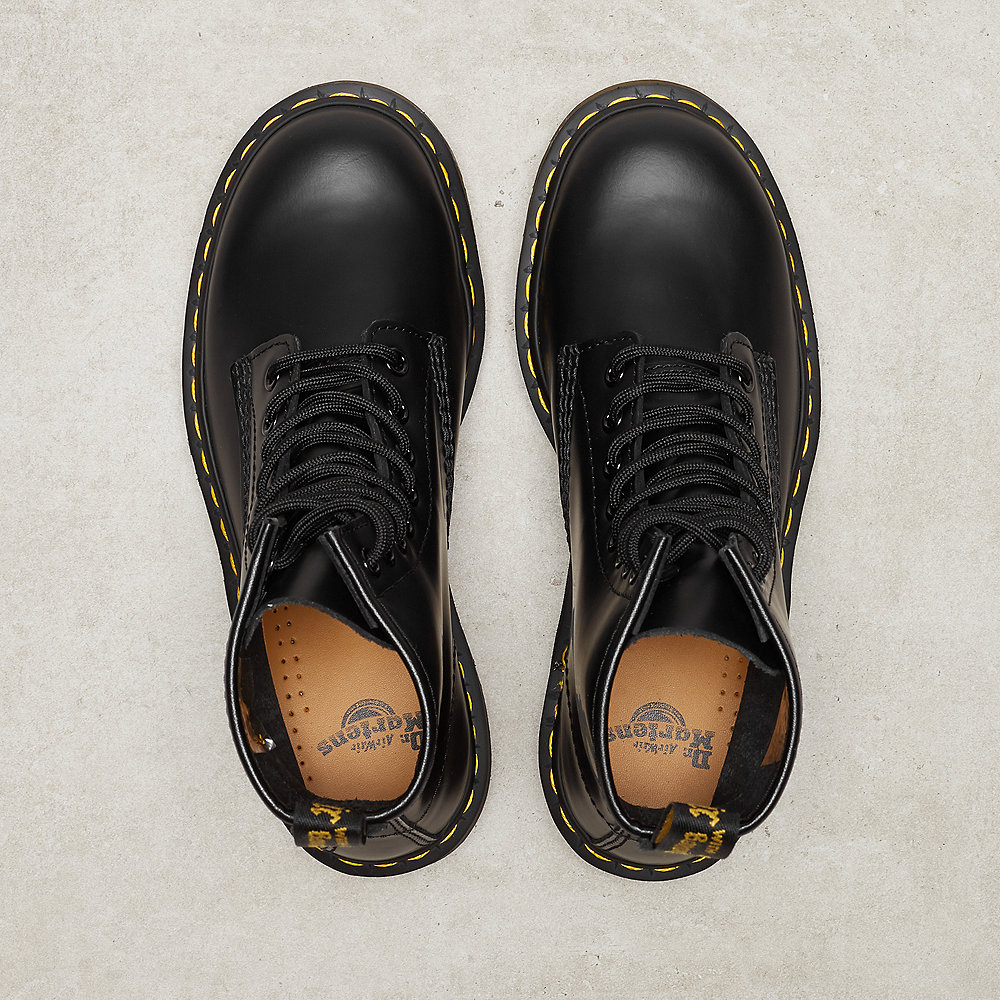 Dr. Martens 1460 Smooth 59 Last 8 Eye Boot black