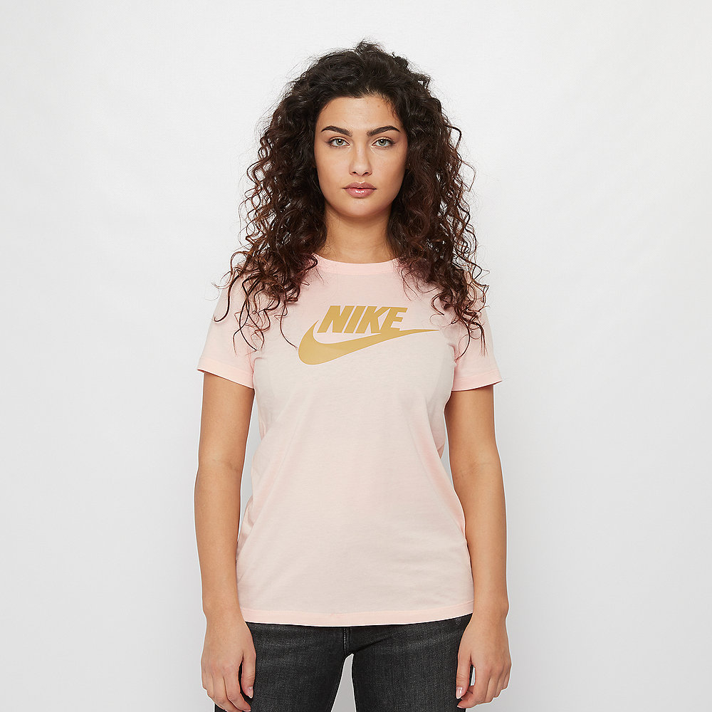 NIKE NSW Tee Essential Icon Futura washed coral/club gold