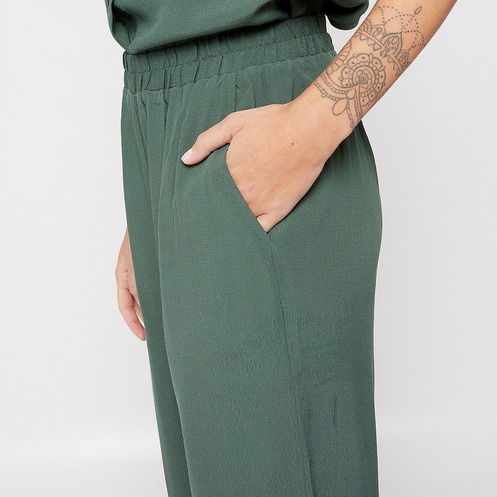 Edited Justina Culotte grün