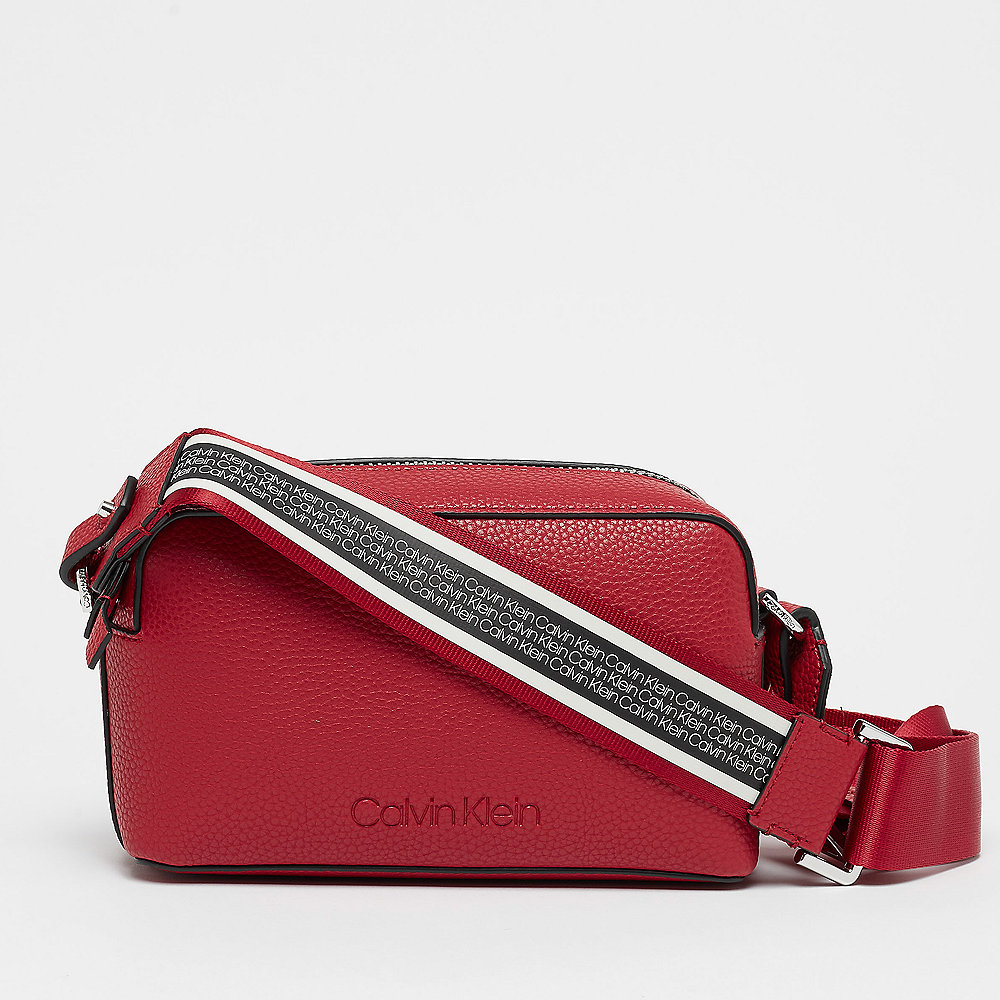 Calvin Klein Race Crossbody cherry