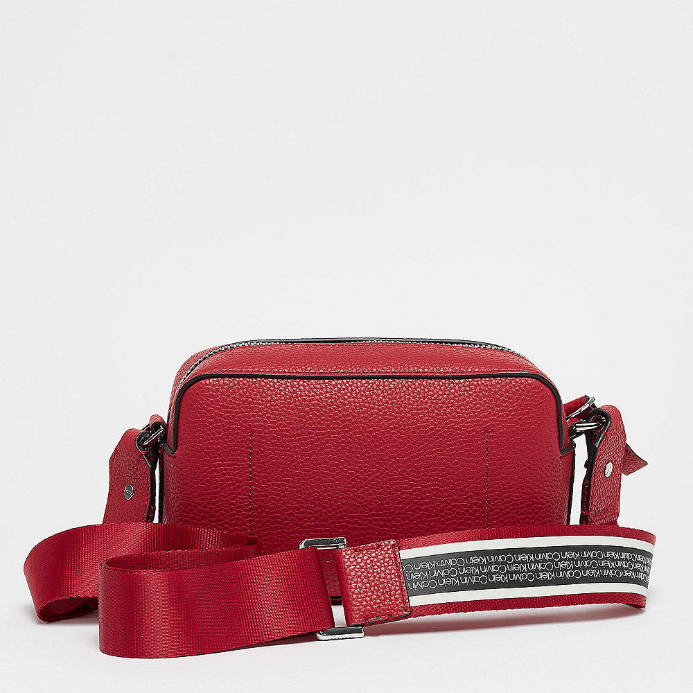 Calvin Klein Race Crossbody cherry