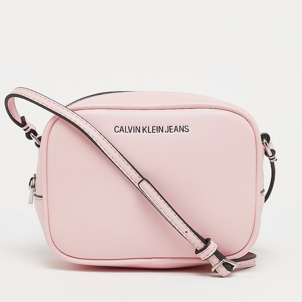 Calvin Klein Sculpted Camera Bag chintz rose
