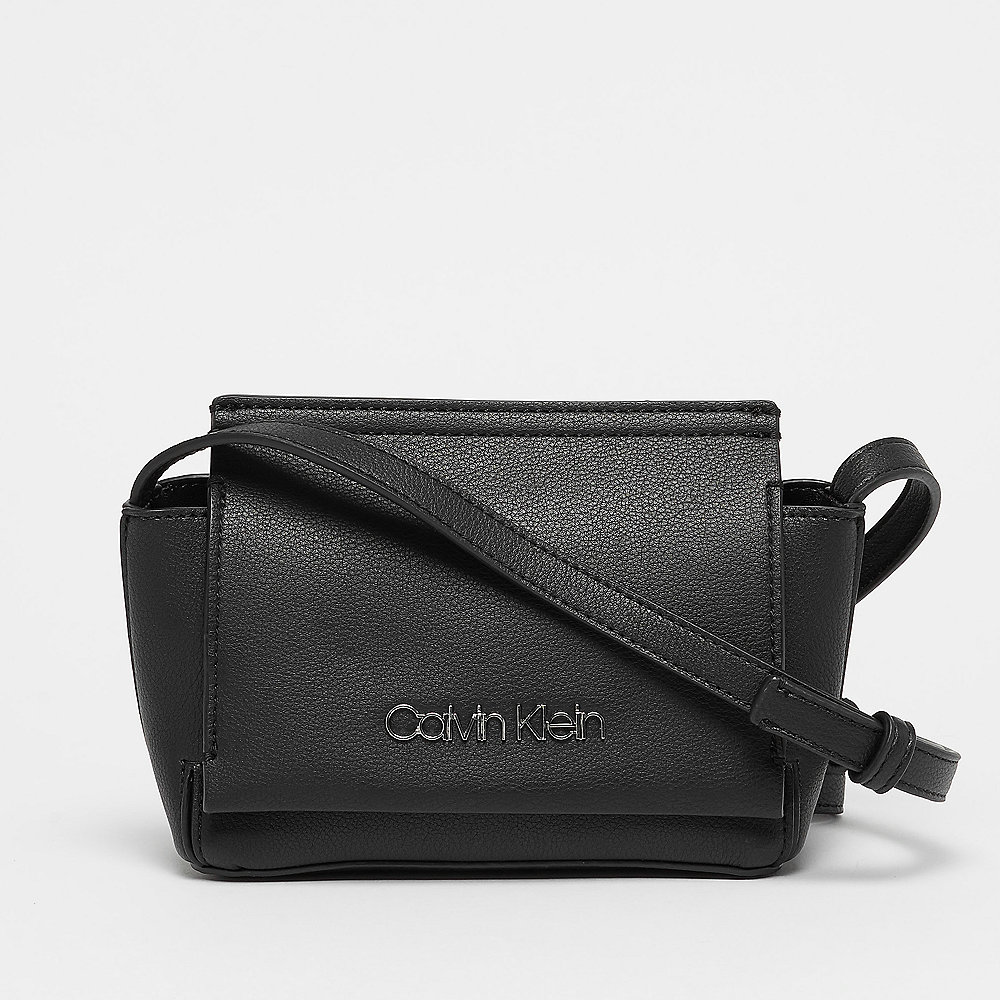 Calvin Klein Stitch Flap Crossbody black