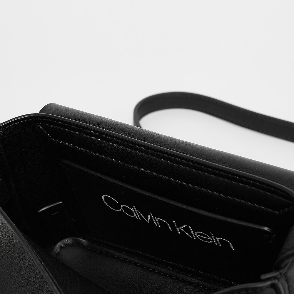 Calvin Klein Stitch Flap Crossbody black