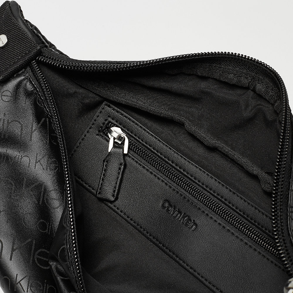 Calvin Klein City to Beach Urban Crossbody black mix