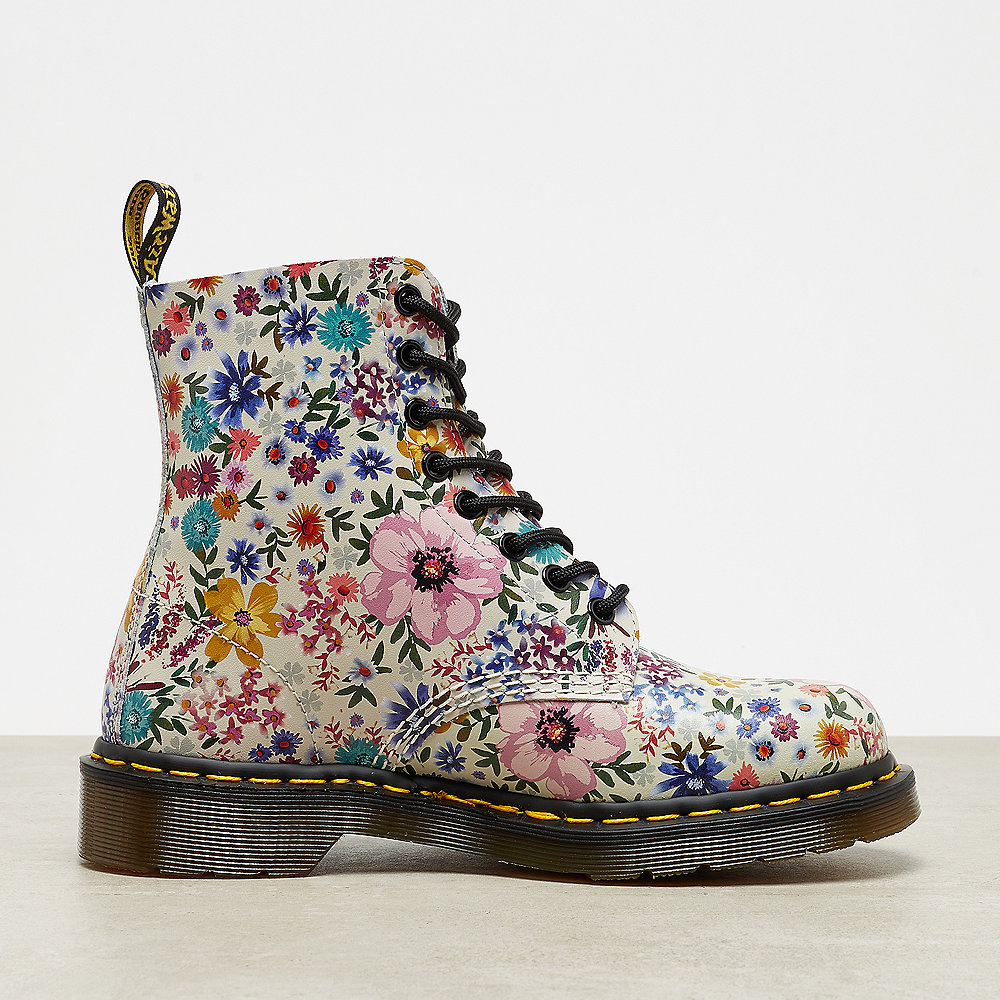 Dr. Martens Pascal Wanderlust bone/mallow pink