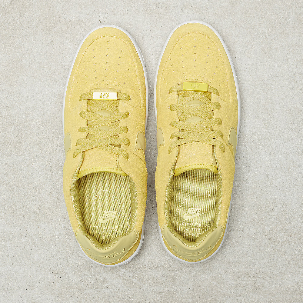 NIKE Air Force 1 Sage Low celery/celery-white