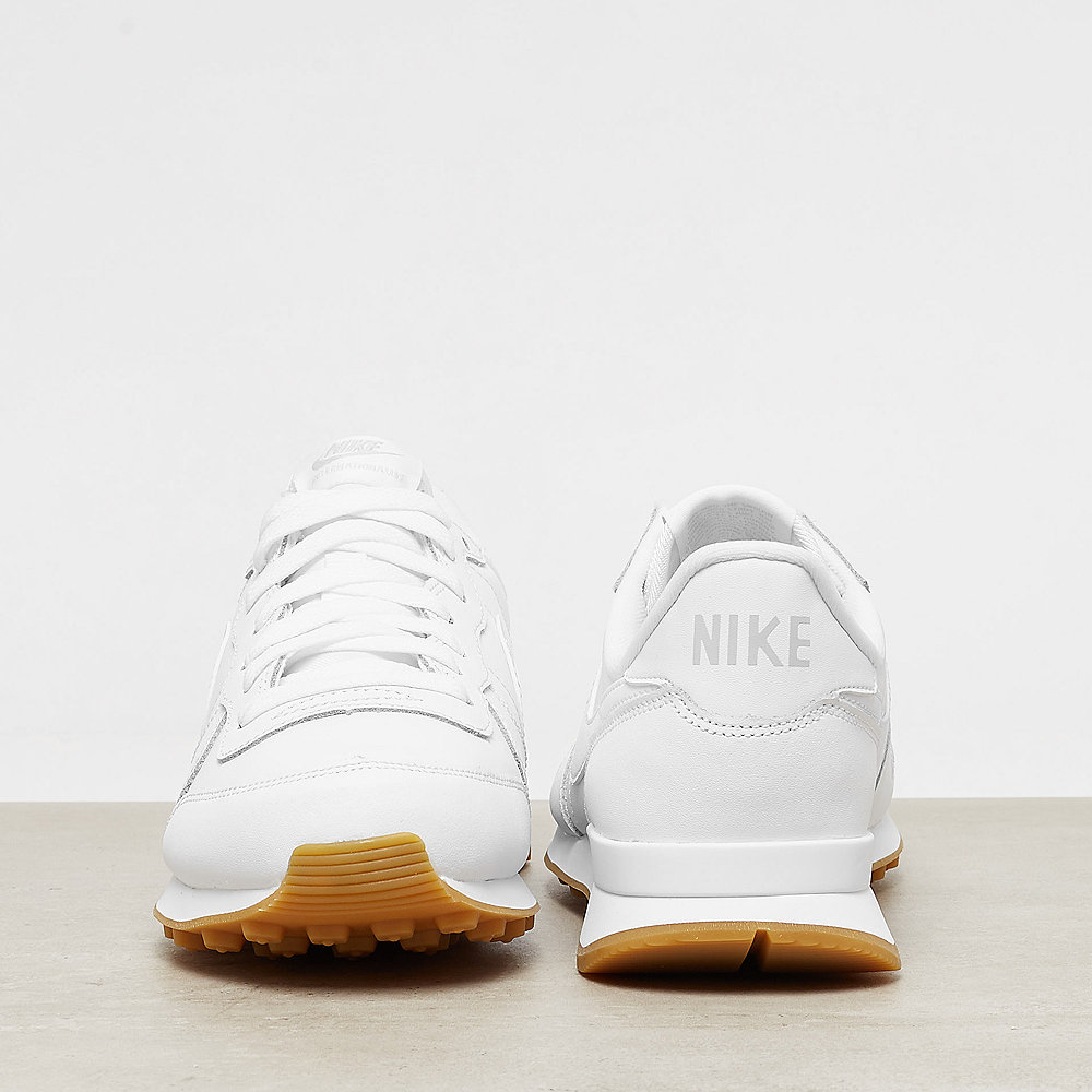 NIKE Internationalist white/white-white-gum light brown