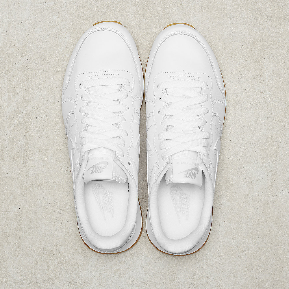 NIKE Internationalist white/white-white-gum light brown