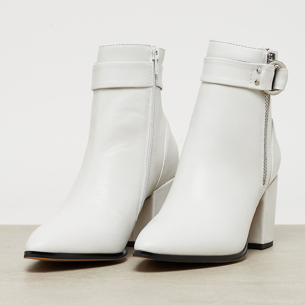 Steve Madden Johannah white leather