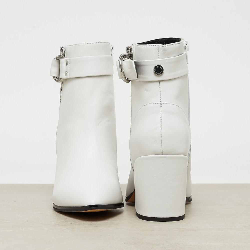 Steve Madden Johannah white leather