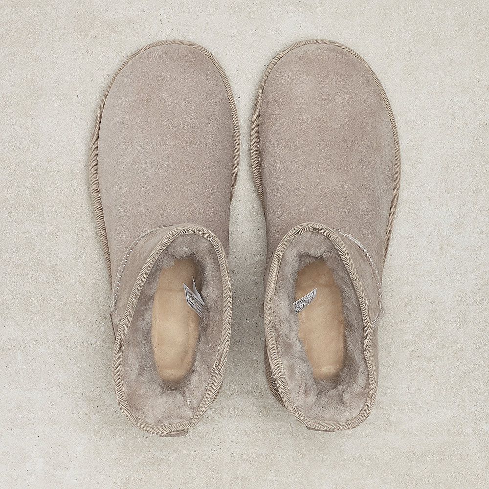 Ugg Classic Mini Ii Oyster Lamfell Boots Bei Onygo