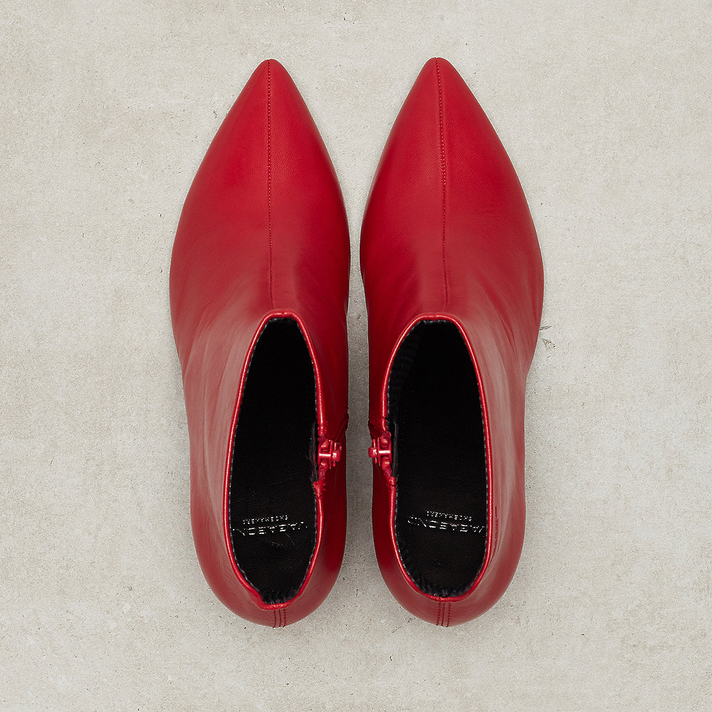 Vagabond Whitney red
