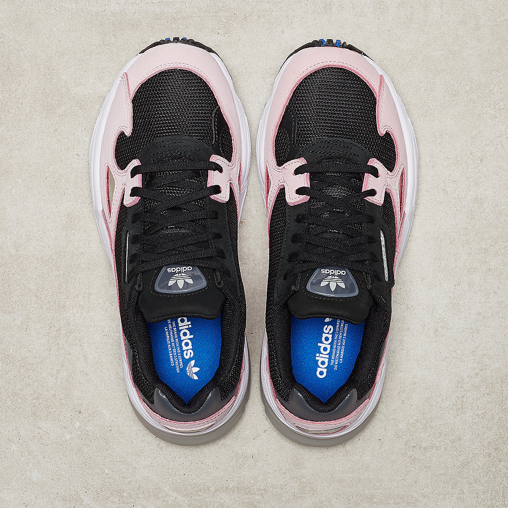 adidas Falcon W core black/core black/light pink