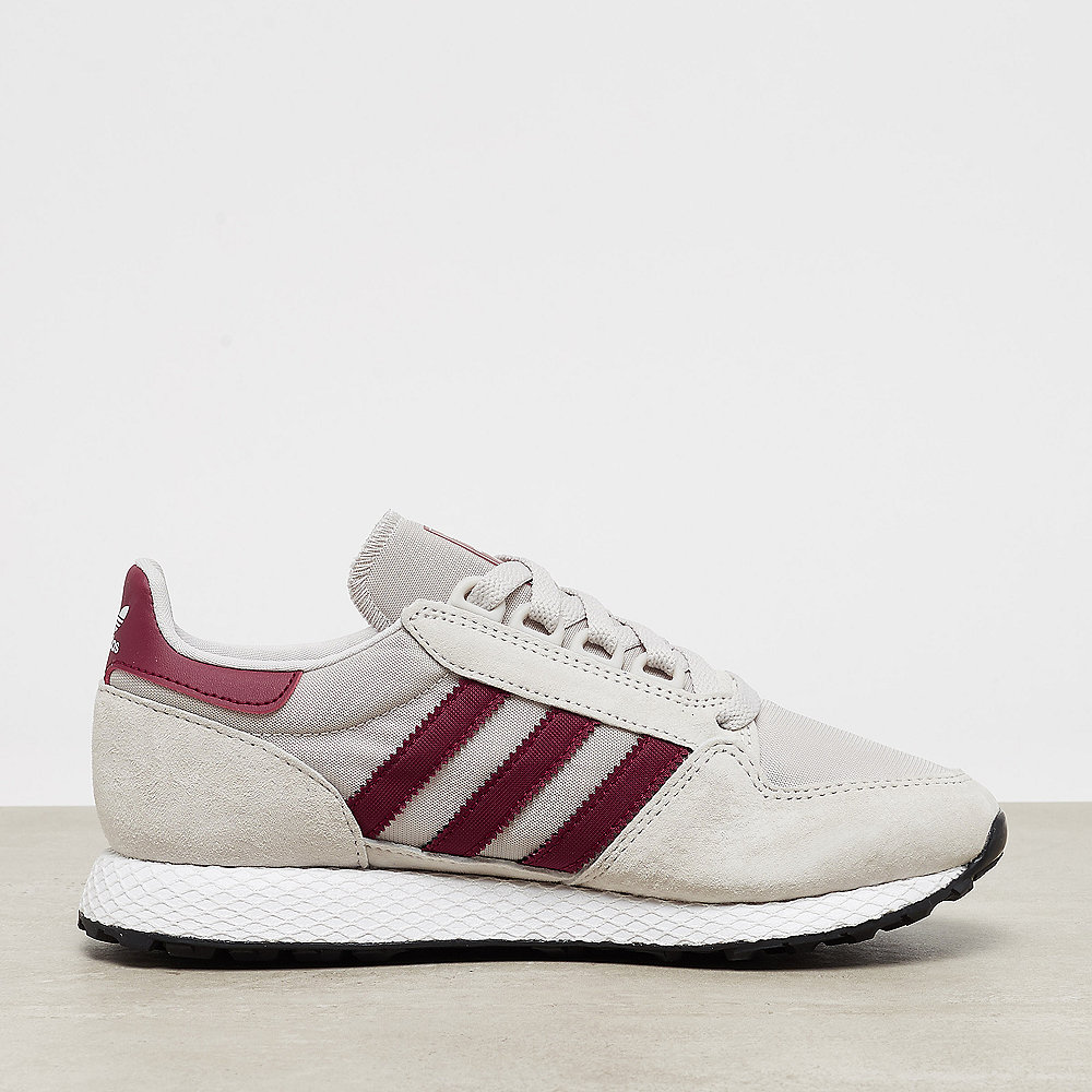 adidas Forest Grove chalk pearl/white/core black