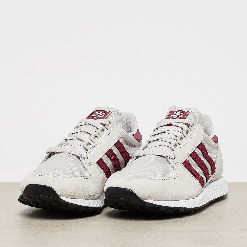 adidas Forest Grove chalk pearl/white/core black