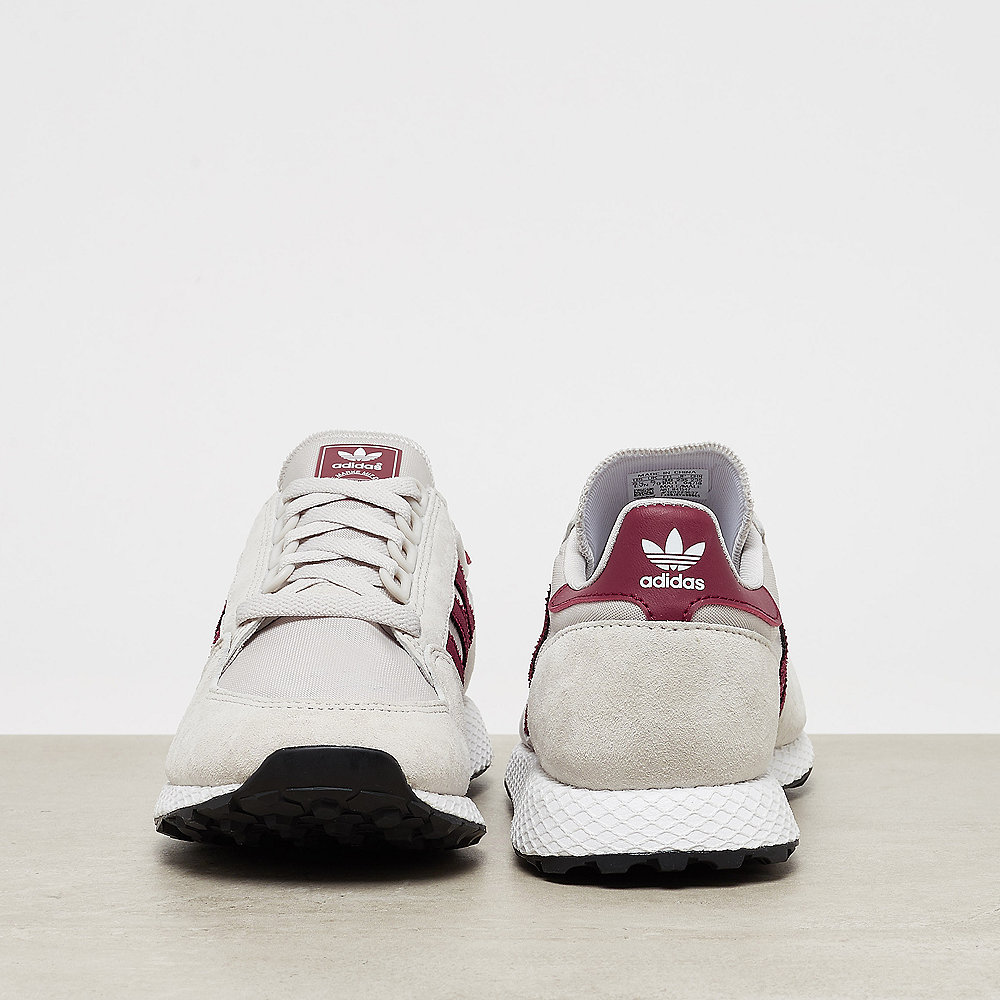 adidas Forest Grove chalk pearl/white/core black