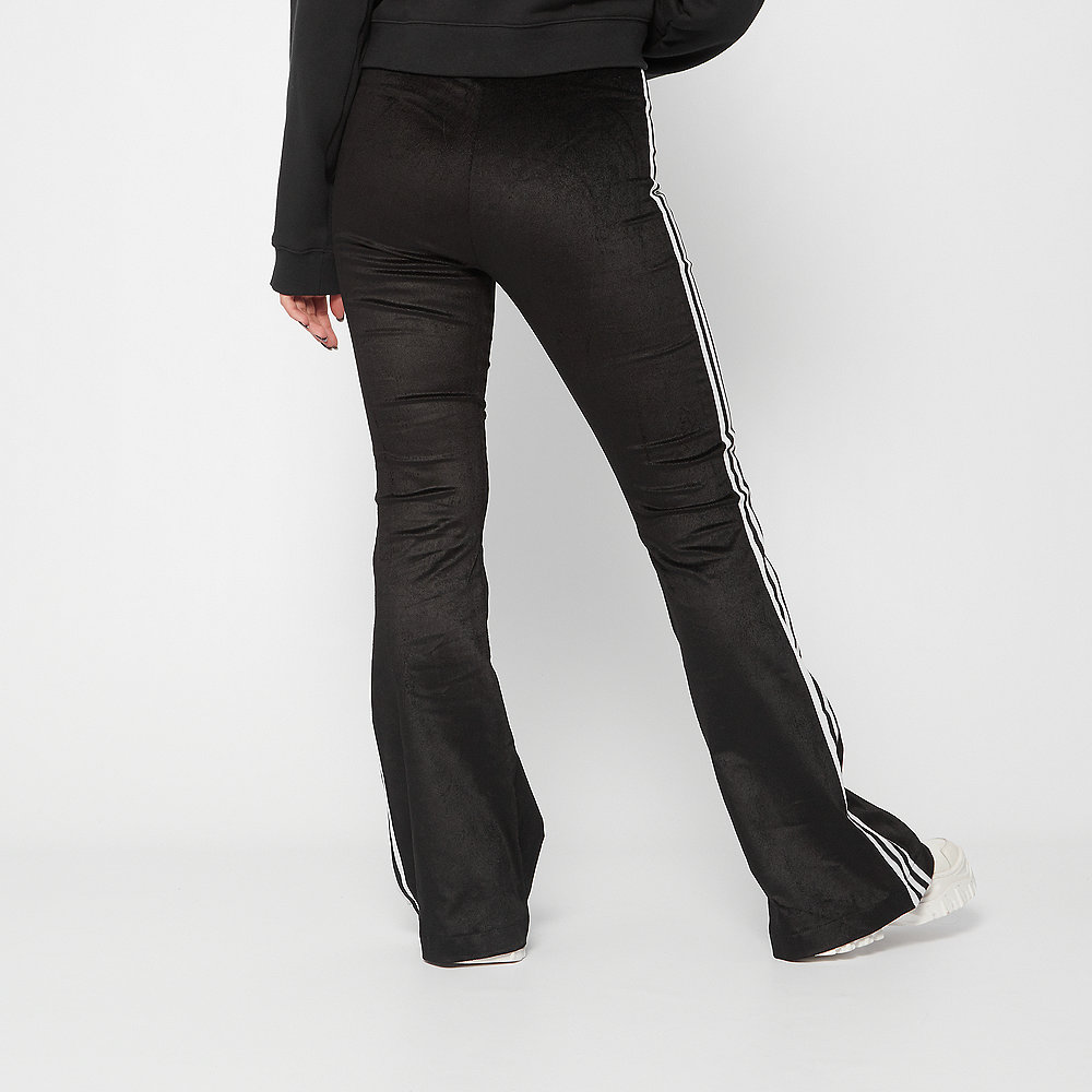adidas Flared TP black