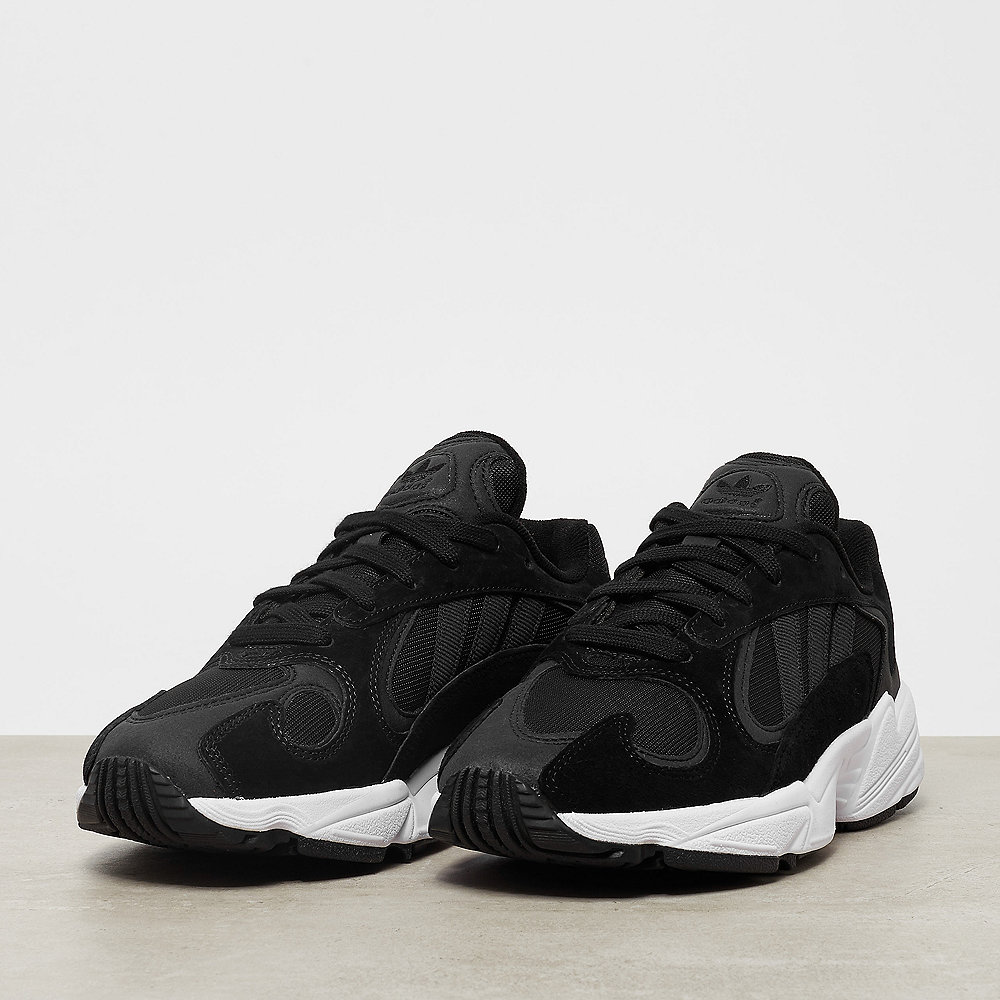 adidas Yung-1 core black/core black/white