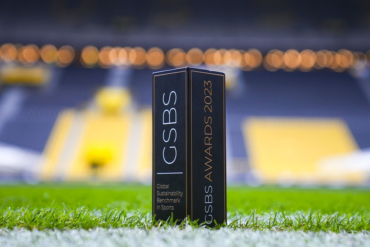GSBS Award on the pitch of SIGNAL IDUNA PARK.