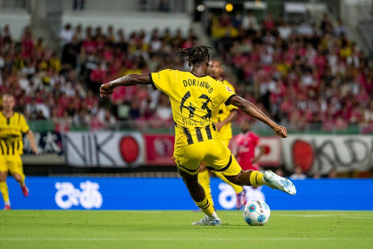 24/25, Bundesliga, Bundesligasaison, ASIA, Tour, Vorbereitungsreise, Testspiel, Freundschaftsspiel, Eurojapan, Cup
Mittwoch 24.07.2024, 1. Fussball - Bundesliga Saison 24/25 - ASIA Tour 2024 in Osaka, .Japan - BV Borussia Dortmund -  .Cerezo Osaka - Borussia Dortmund.tor zum 0:2 durch Jamie Bynoe-Gittens (BVB).Copyright:.Borussia Dortmund GmbH & Co. KGaA.Rheinlanddamm 207-209.44137 Dortmund..(NO IPTC-stripping allowed).EDITORIAL USE ONLY