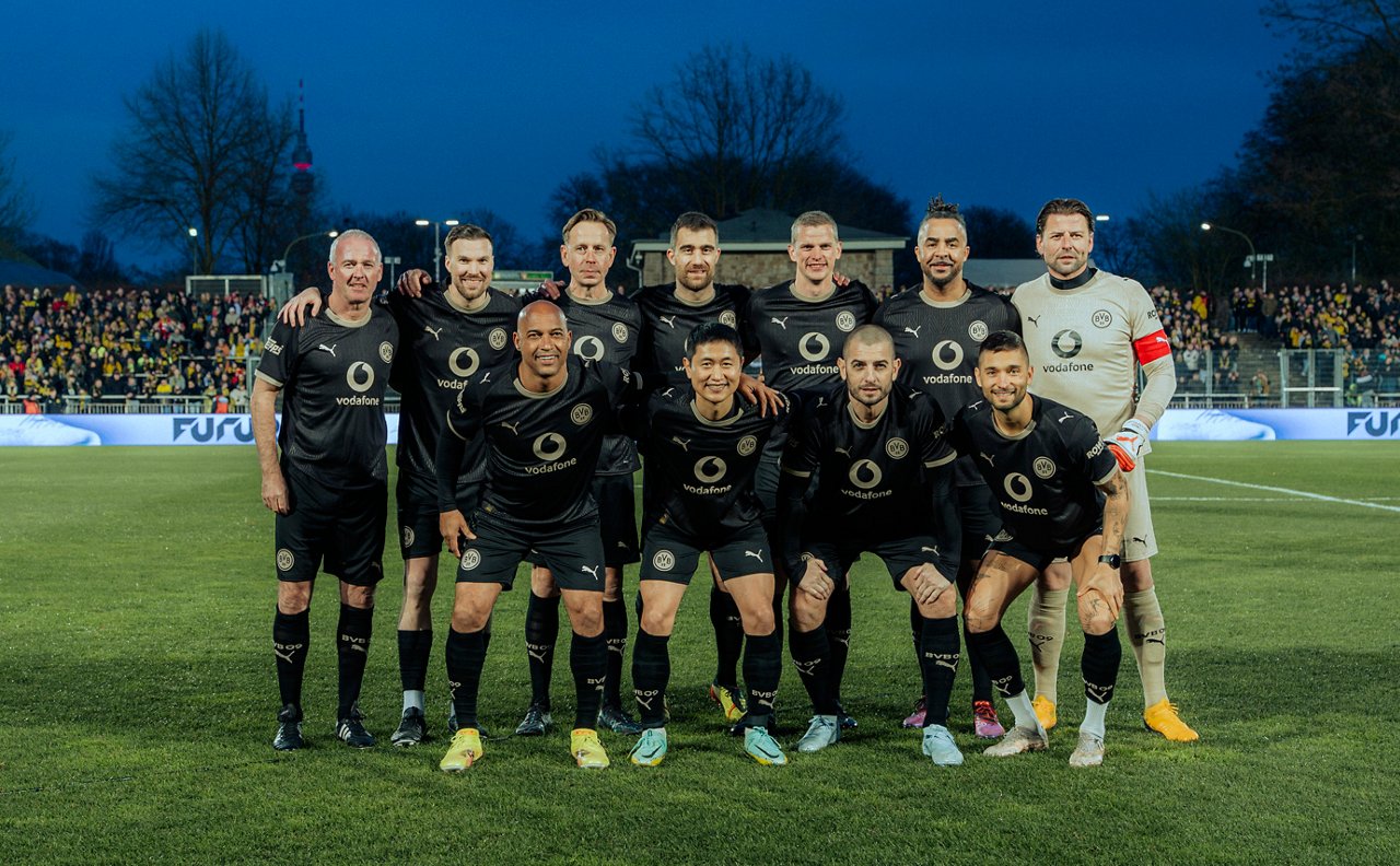 Mittwoch 25.03.2026, 1. Fussball - Bundesliga Saison 25/26 - in Dortmund, 
BV Borussia Dortmund Legenden, 
Legendenspiel 
BVB - SL Benfica Lissabon, Lisboa
Mannschaft, Teamfoto, Mannschaftsfoto 

Copyright:
Borussia Dortmund GmbH & Co. KGaA
Rheinlanddamm 207-209
44137 Dortmund


 (NO IPTC-stripping allowed) EDITORIAL USE ONLY
