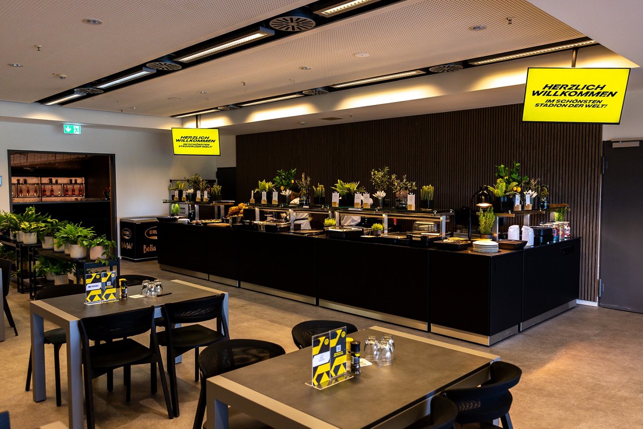 Innenansicht des VIP-Bereichs Weiße Wiese.