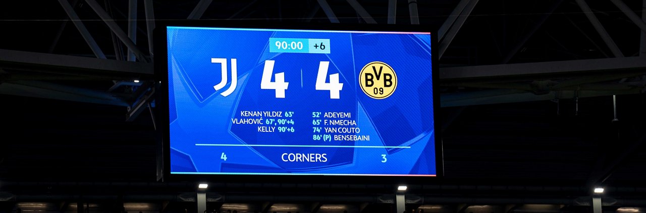 Auf der Anzeigetafel steht das Endergebnis von 4:4.