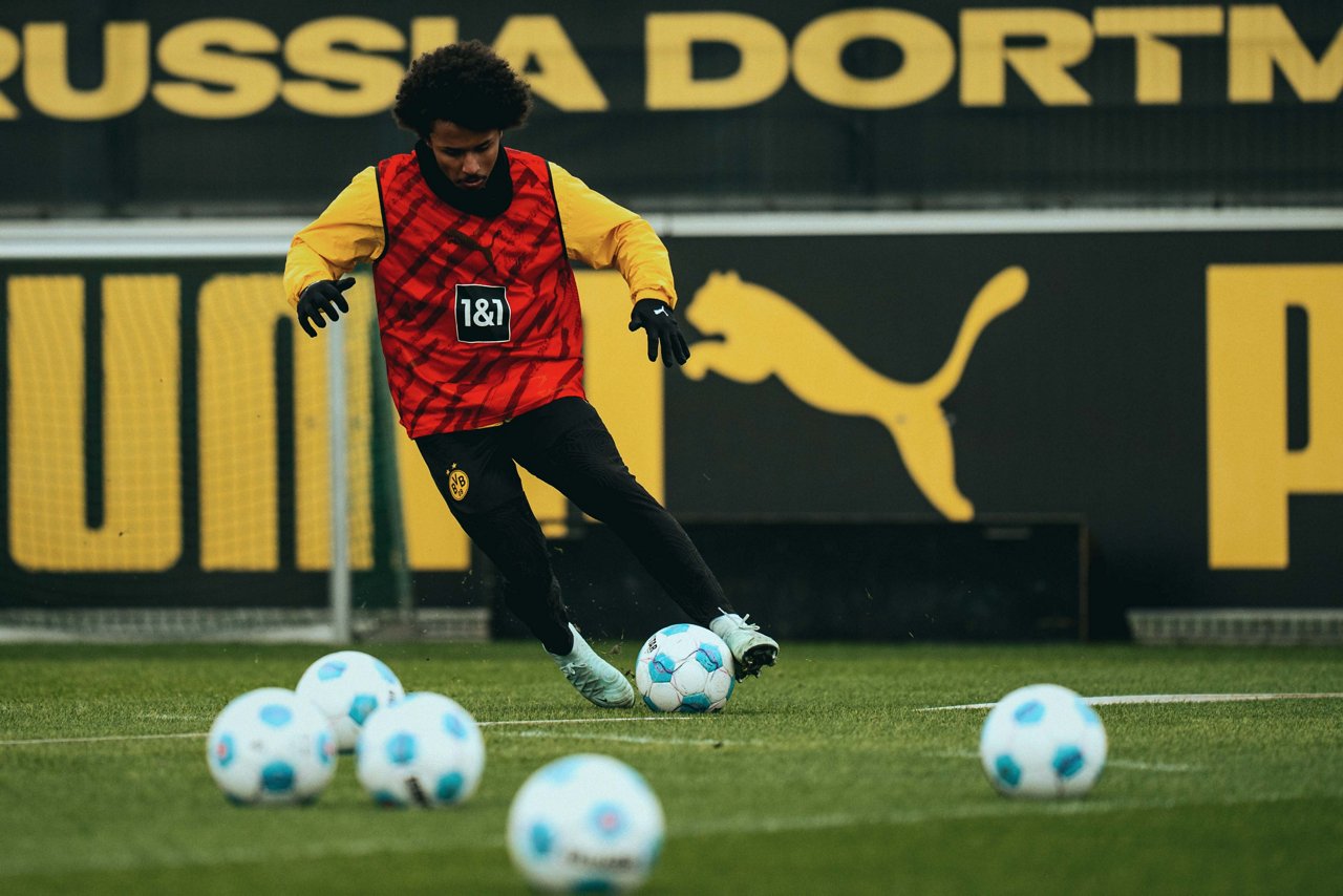 24/25, Bundesliga, Bundesligasaison, Training
Donnerstag 23.01.2025, 1. Fussball - Bundesliga Saison 24/25 - Training in Dortmund, .BV Borussia Dortmund - Training - .Karim Adeyemi (BVB)...Copyright:.Borussia Dortmund GmbH & Co. KGaA.Rheinlanddamm 207-209.44137 Dortmund..(NO IPTC-stripping allowed).EDITORIAL USE ONLY