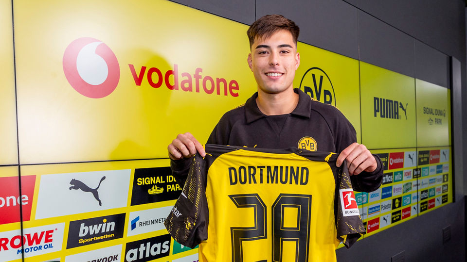 Stage Image Alternative Text