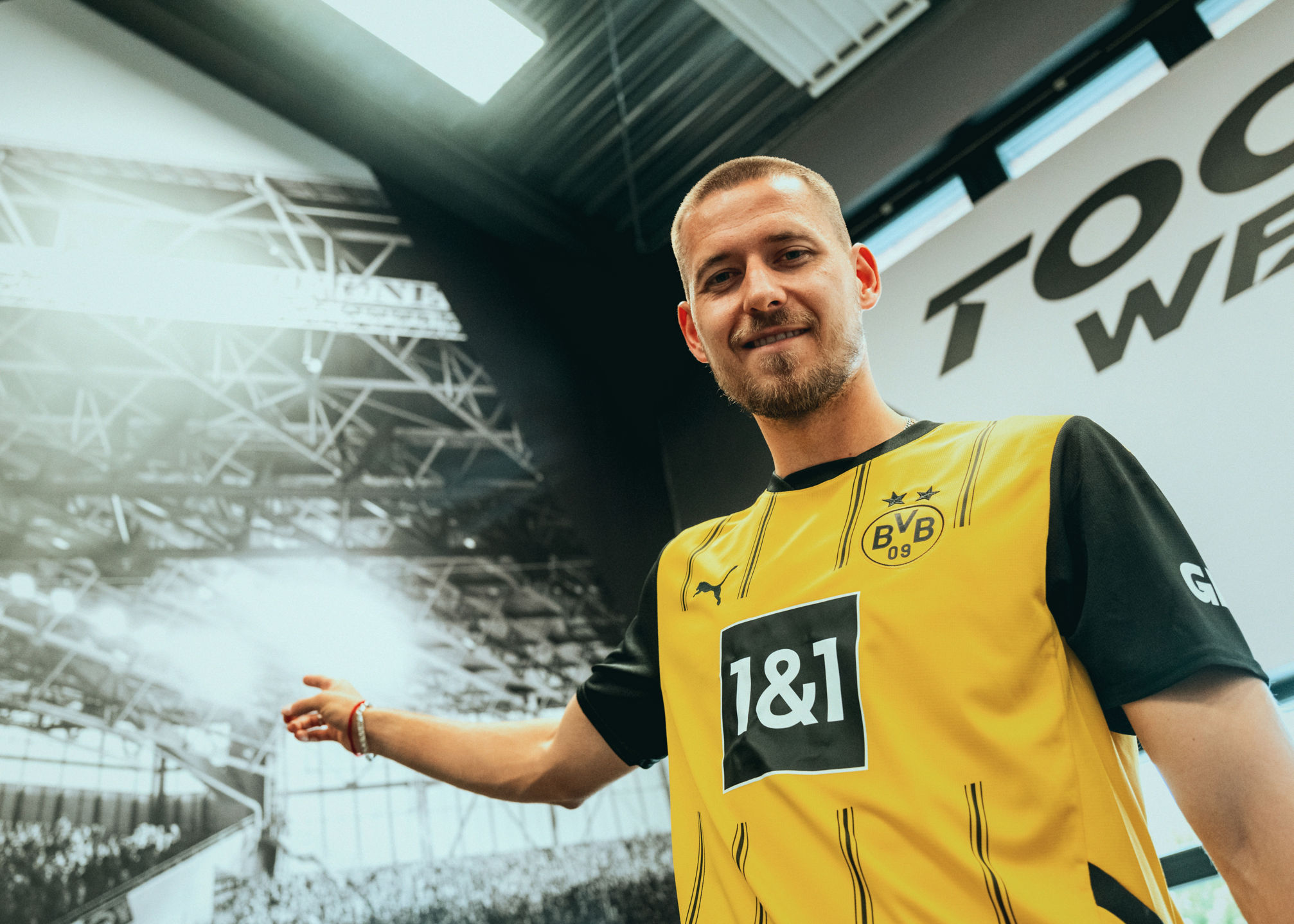 Waldemar Anton's first BVB interview: "That's what the fans can look  forward to"