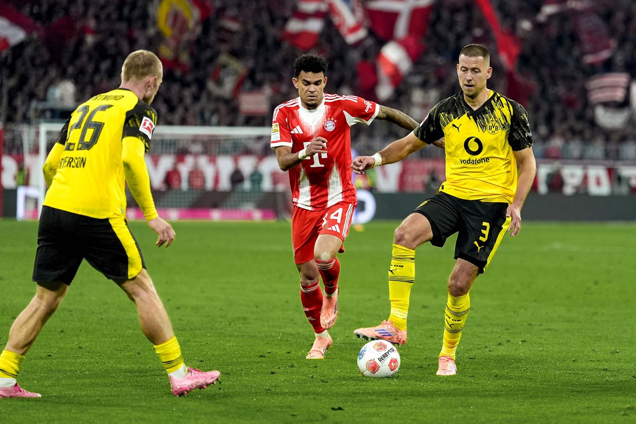 Samstag, 18.10.2025, 1. Bundesliga Saison 25/26 - 7. Spieltag in Muenchen, FC Bayern München - Borussia Dortmund 

Copyright:
Borussia Dortmund GmbH & Co. KGaA
Rheinlanddamm 207-209
44137 Dortmund

(NO IPTC-stripping allowed)
EDITORIAL USE ONLY