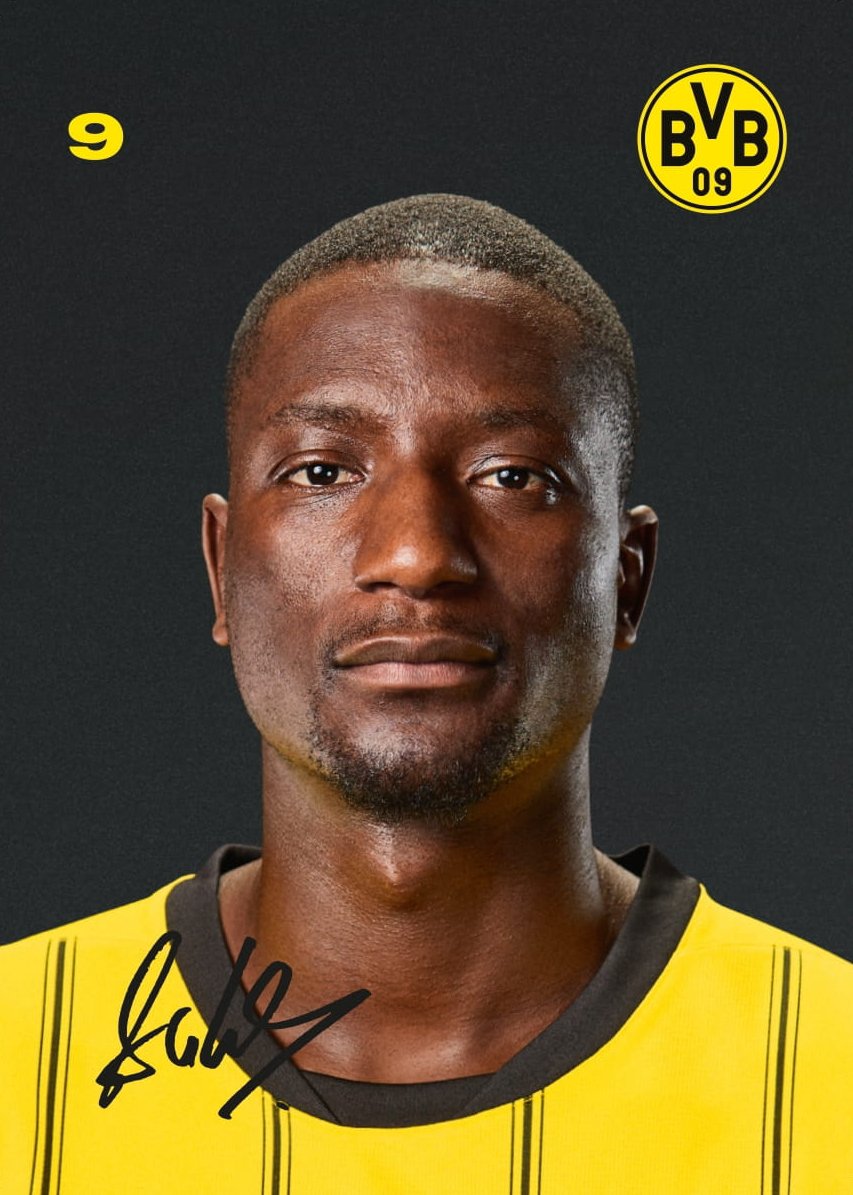  Front side of the autograph card from Serhou Guirassy