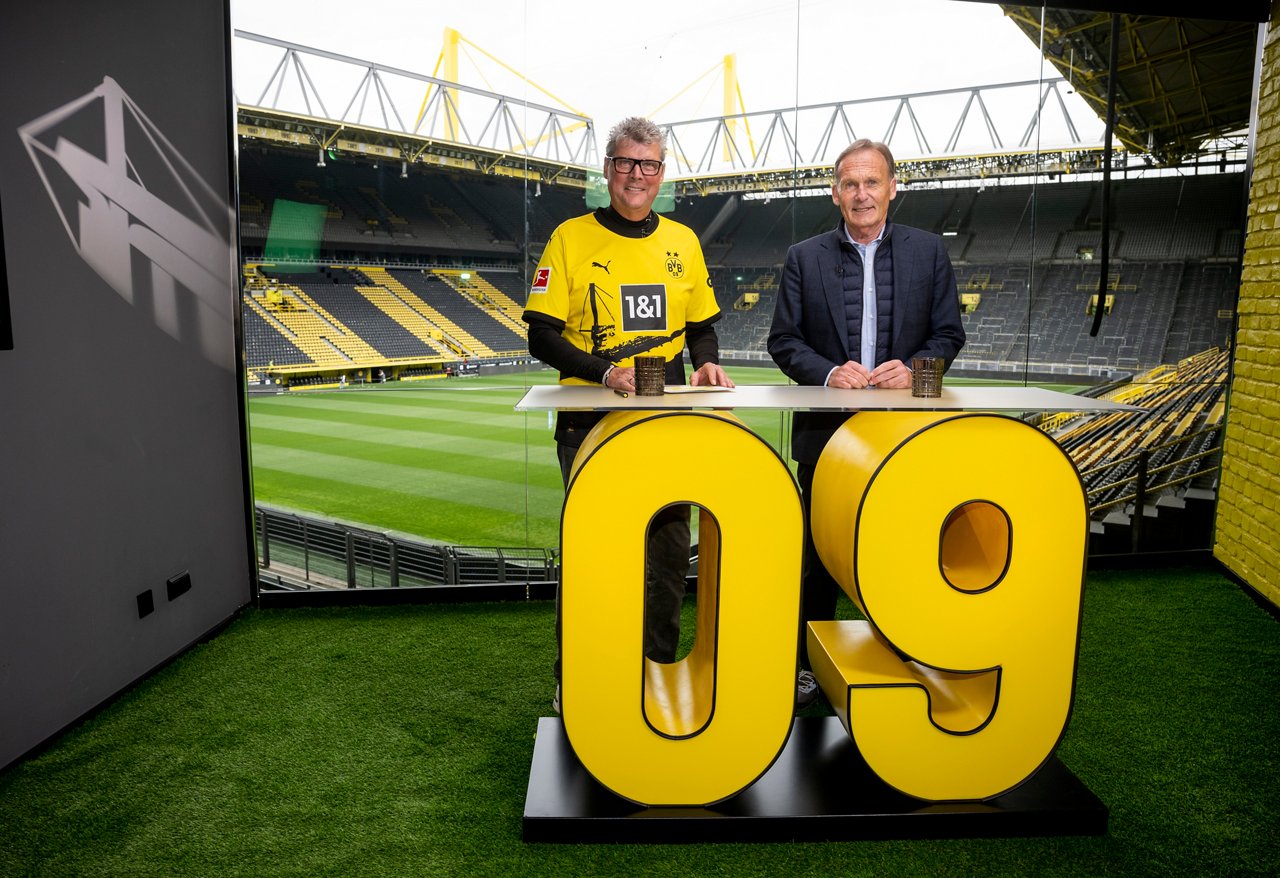 Nobby Dickel und Watzke in der BVB-TV Loge