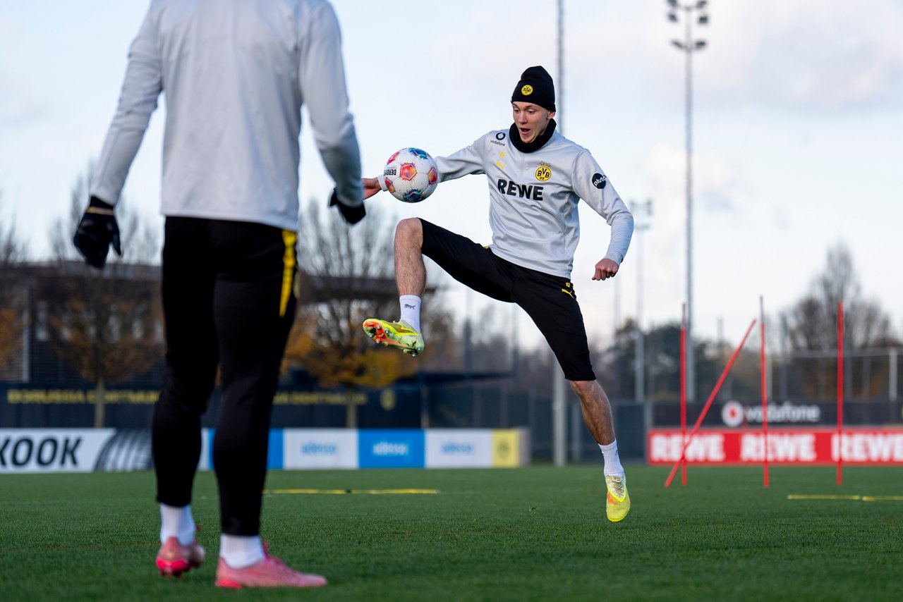 Maximilian Beier am Ball.