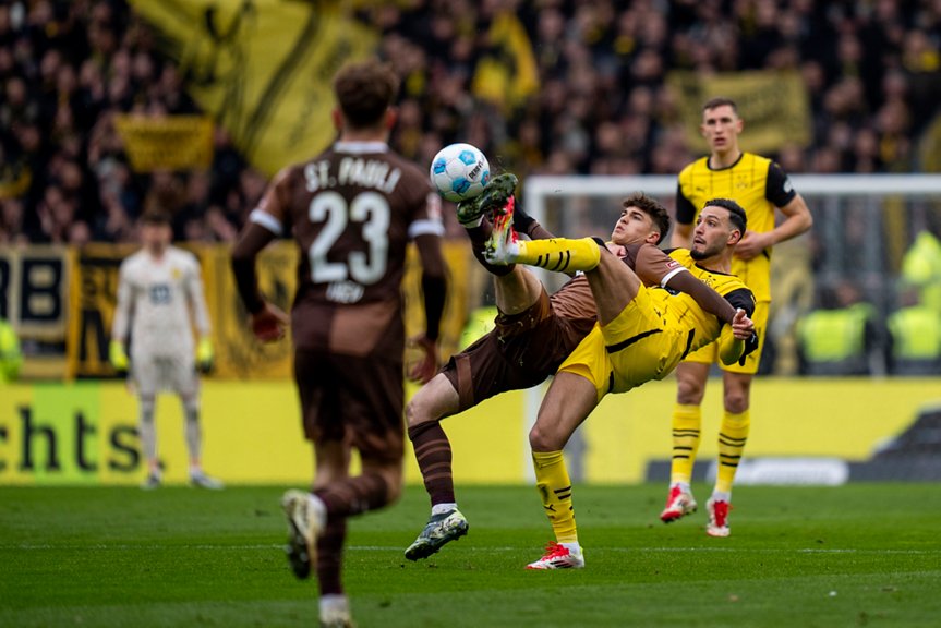 Ramy Besebaini im Zweikampf beim 2:0-Auswärtssieg am Millerntor in der vergangenen Saison.