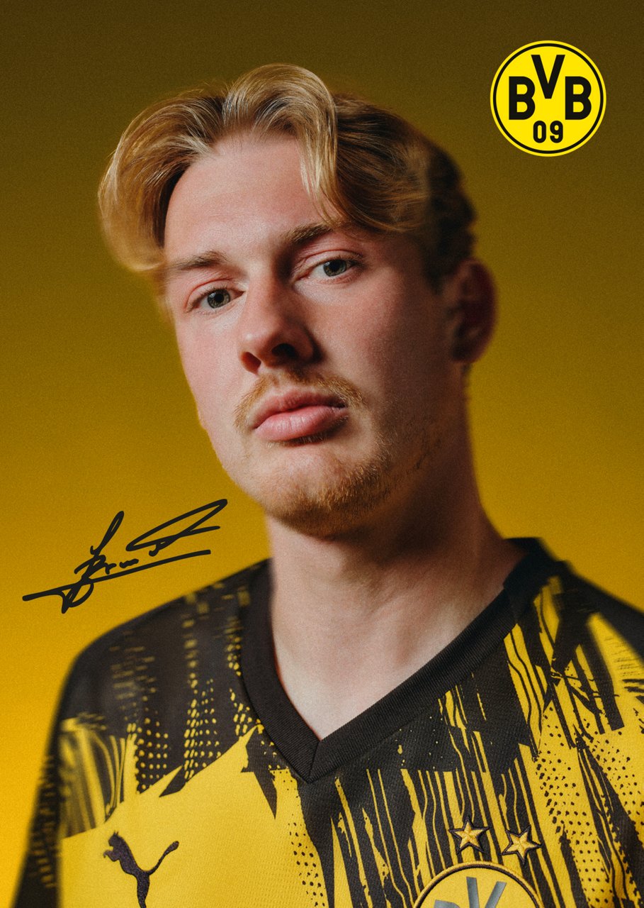 Vorderseite der Autogrammkarte von Julian Brandt.