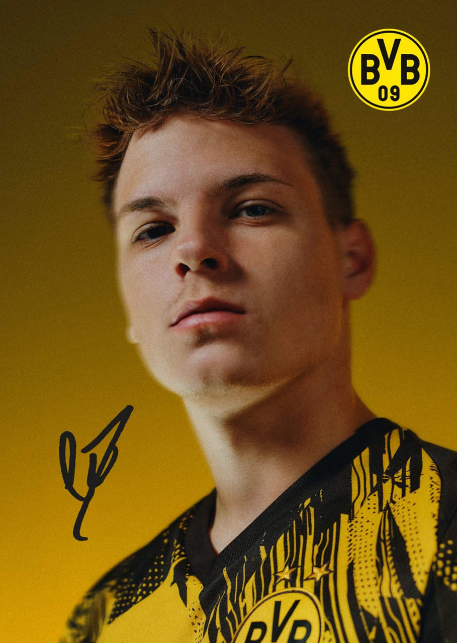 Front side of Cole Campbell's autograph card.