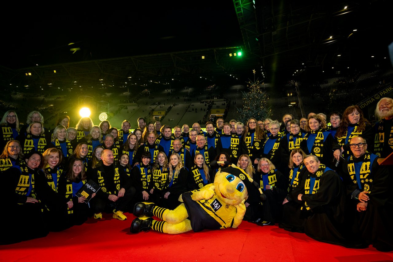 Der Chor beim BVB-Weihnachtssingen