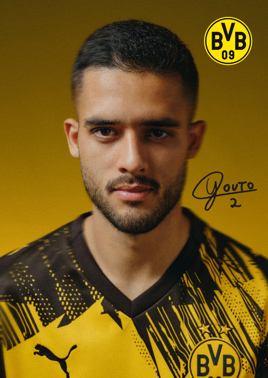 Front side of Yan Couto's autograph card.