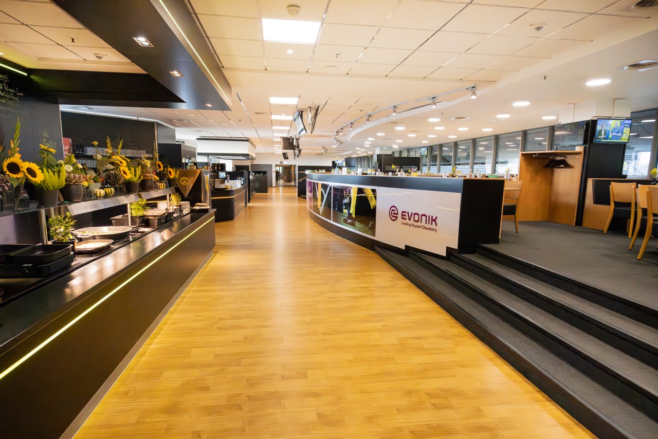Bar des "Evonik Stammtisch, West 4".