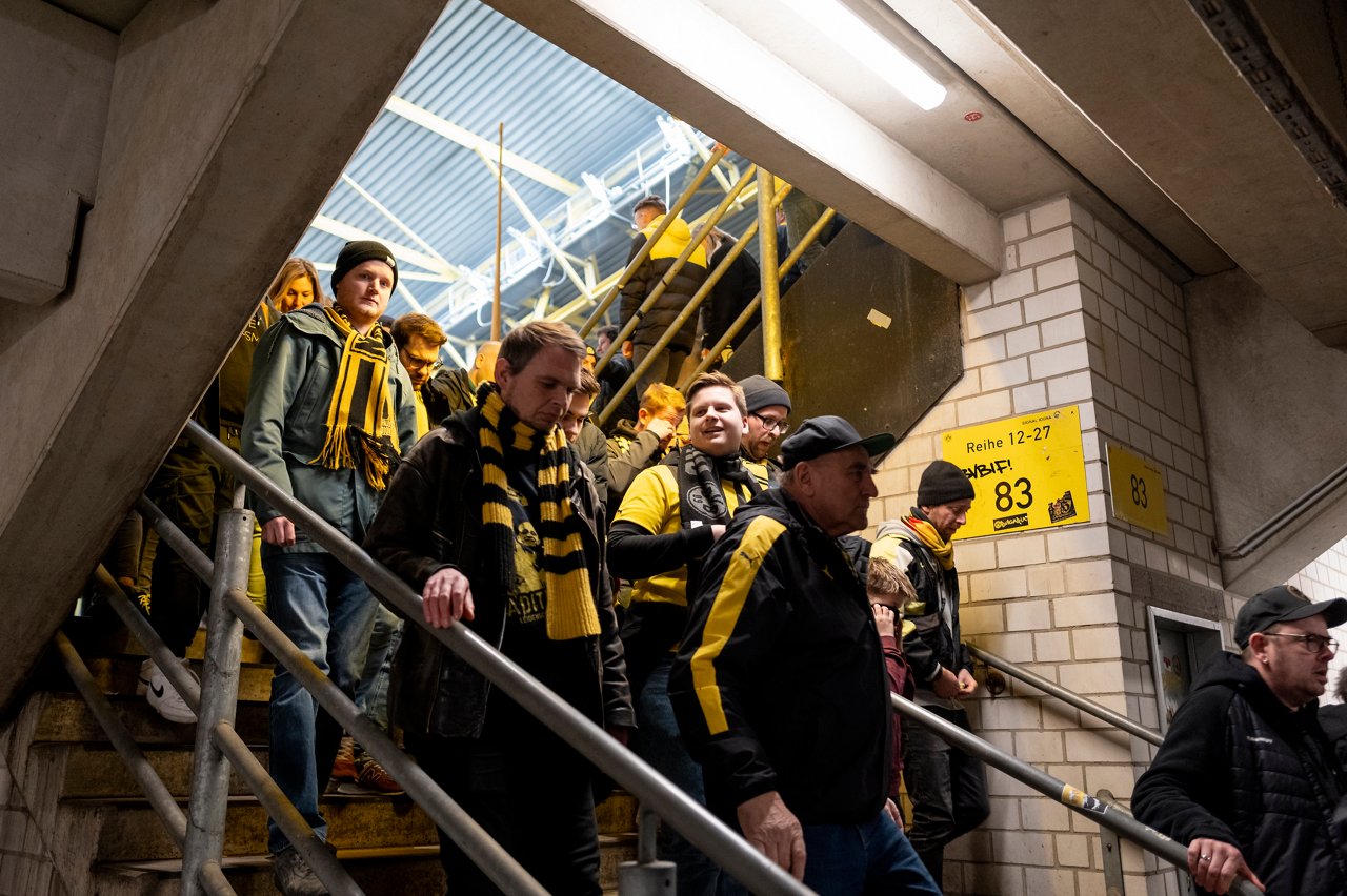 Fans im SIGNAL IDUNA PARK