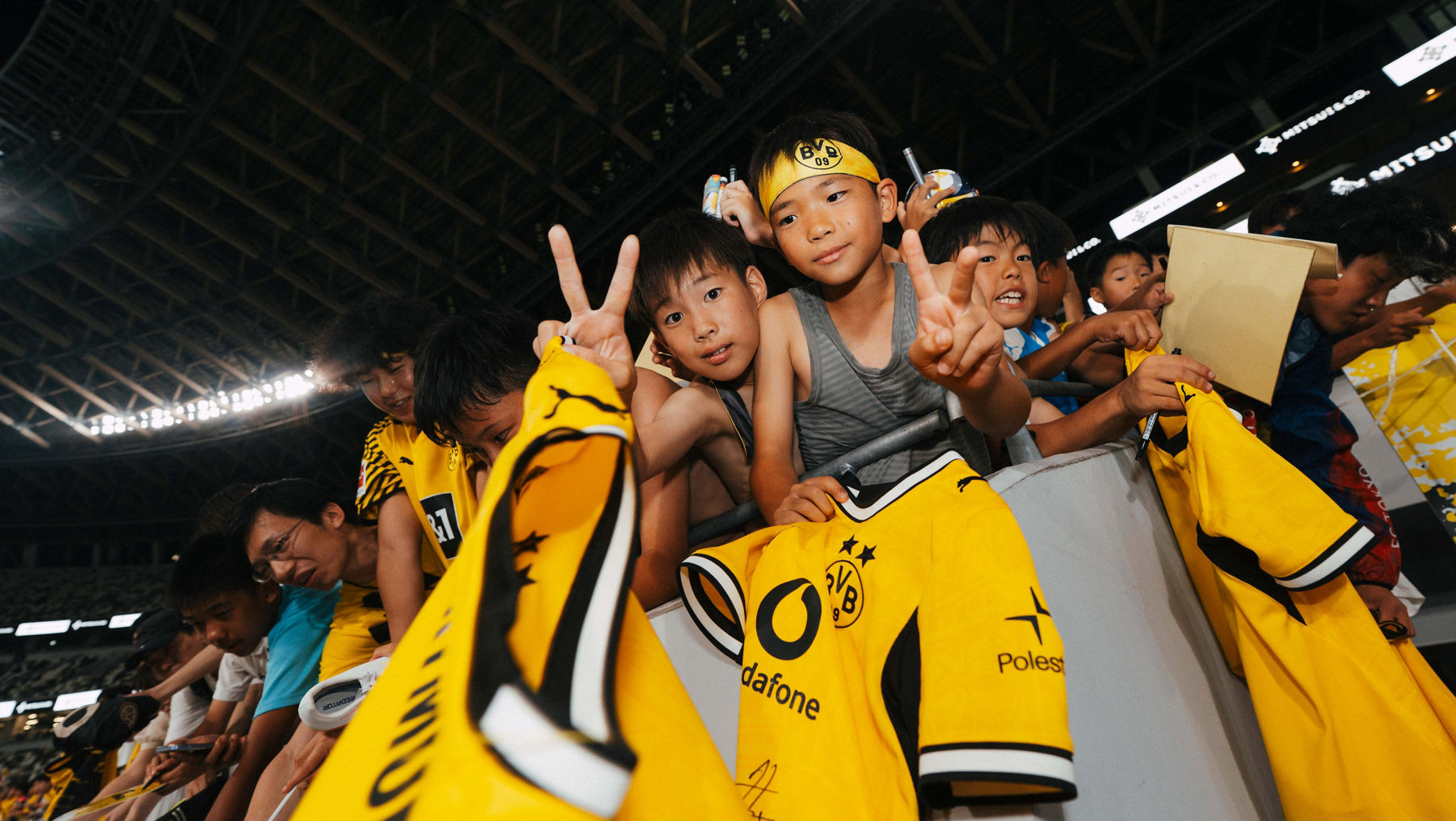 BVB thrills fans in Tokyo at public training session