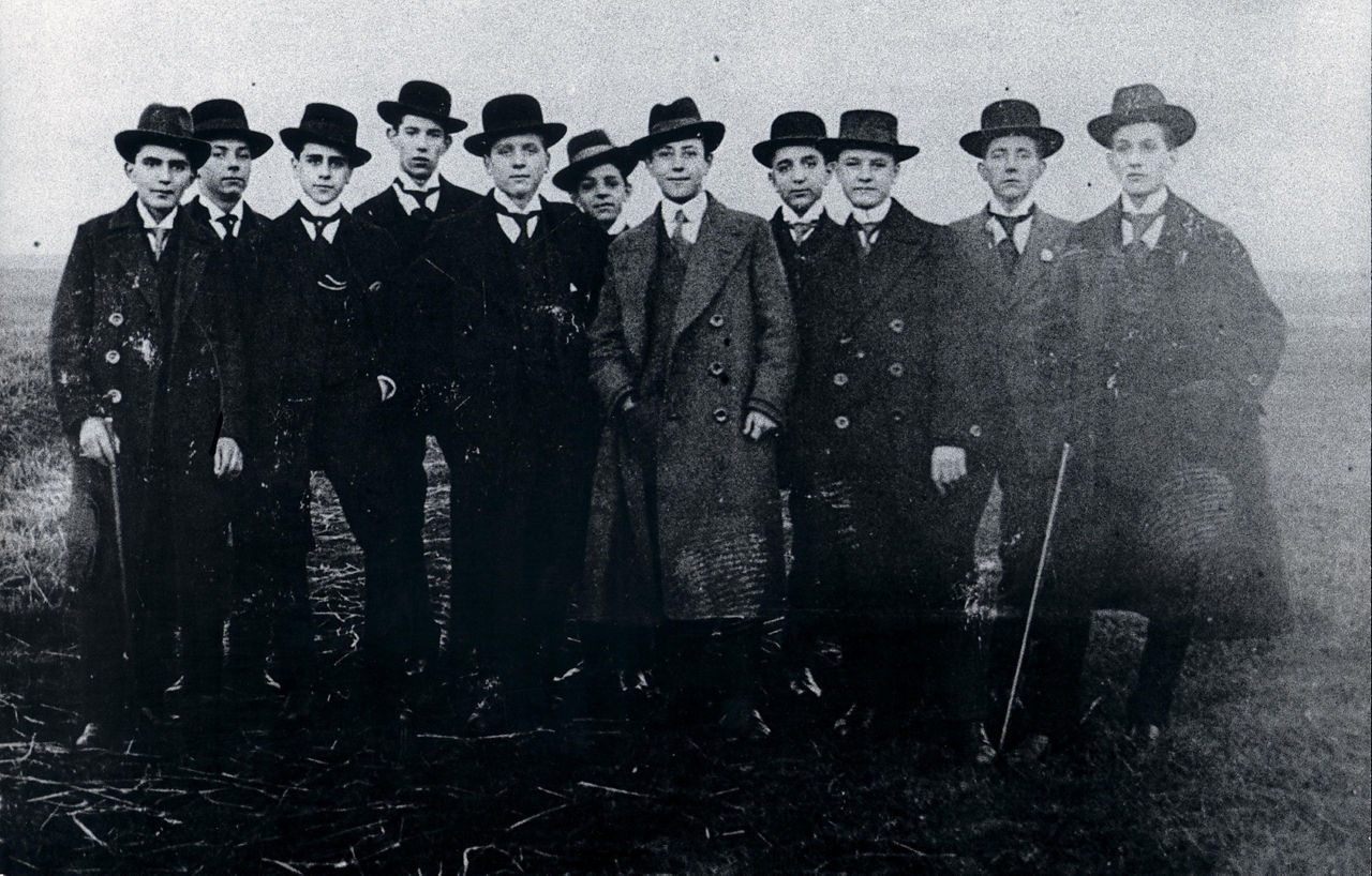 Historisches Gruppenbild der Gründerväter des BVB