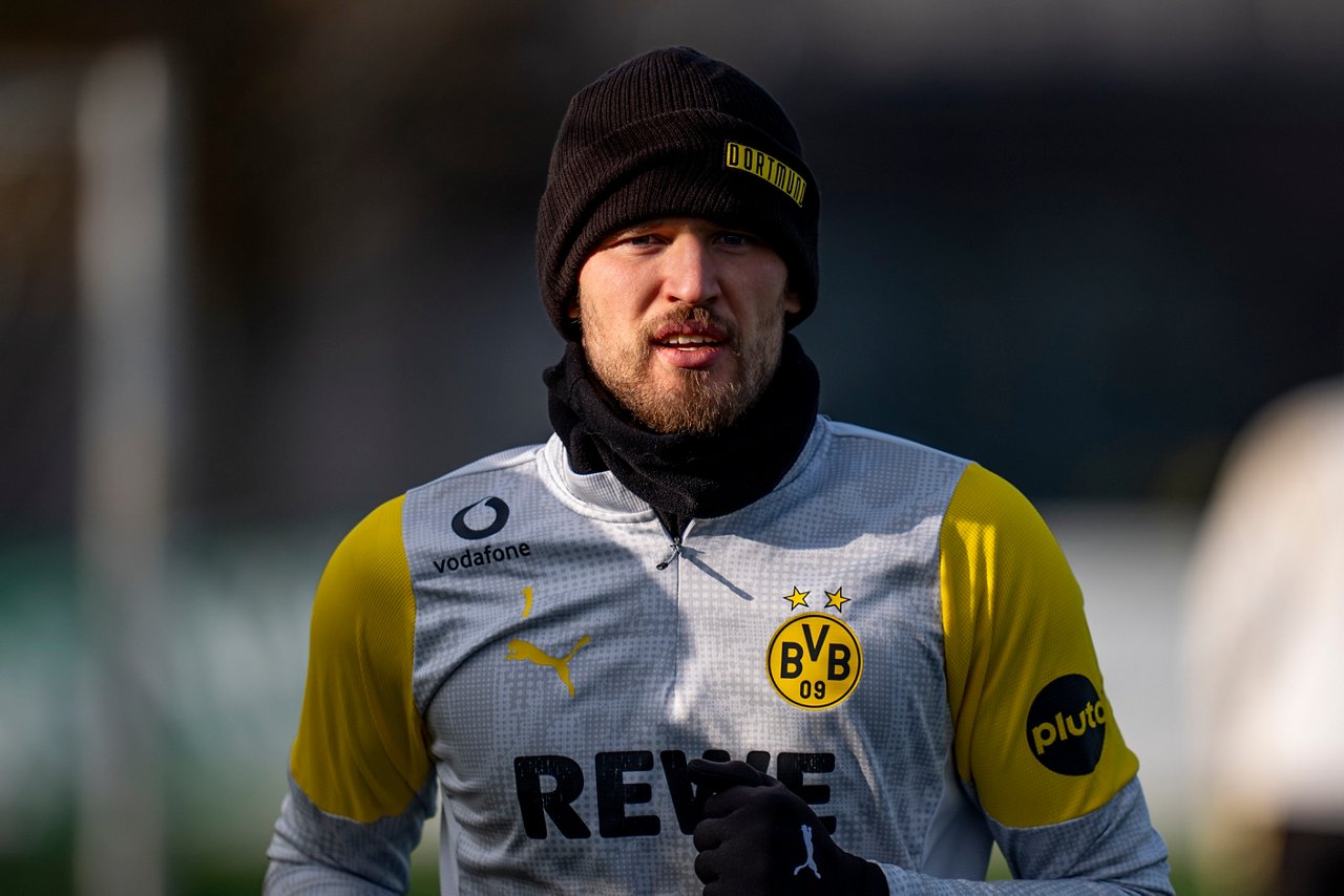 Gregor Kobel läuft beim Training.