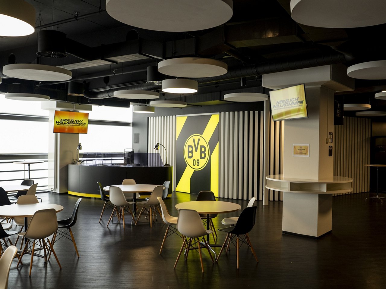 Erfahre mehr über die Räumlichkeit Medienzentrum.