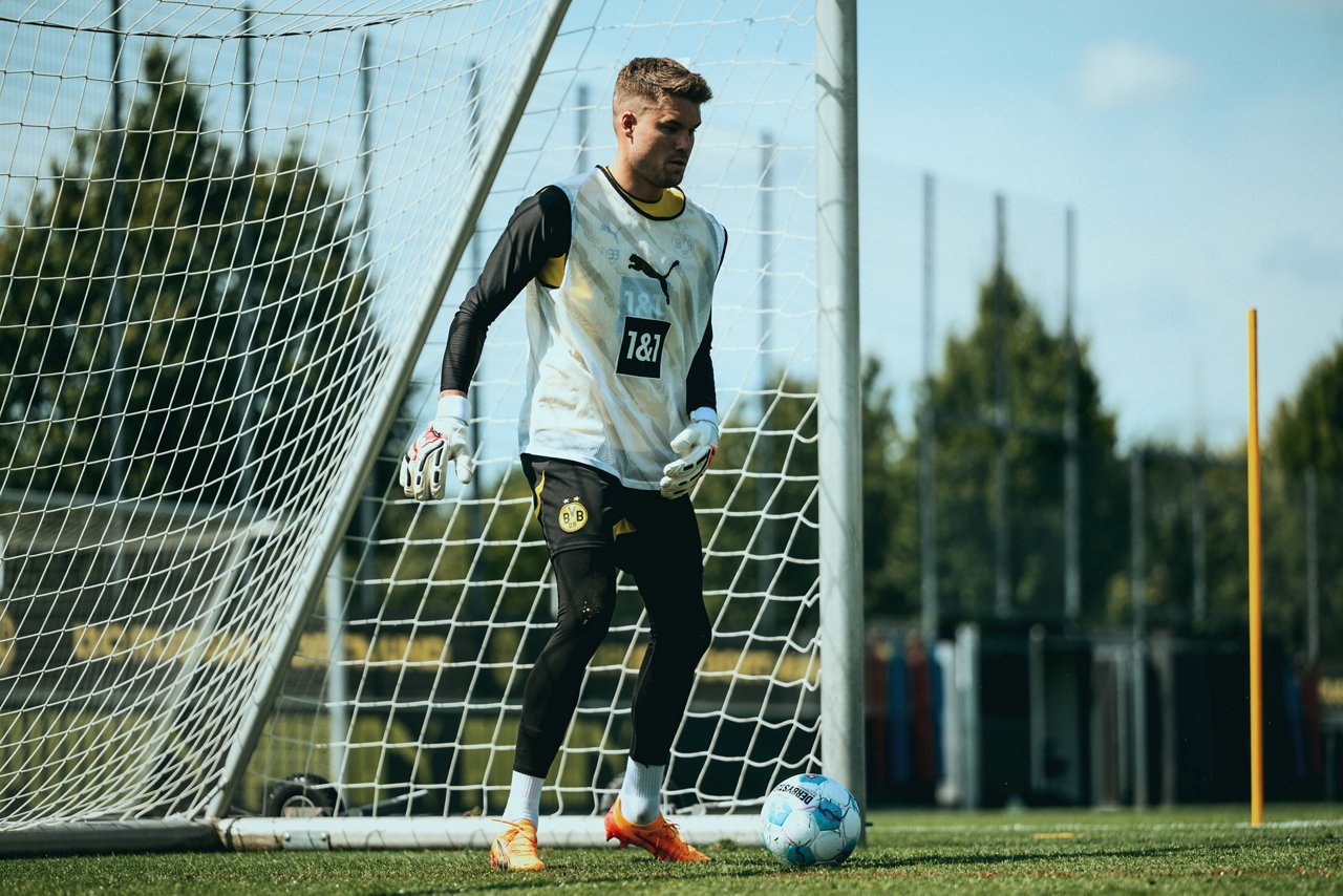 24/25, Bundesliga, Bundesligasaison, Training
Montag 15.07.2024, 1. Fussball - Bundesliga Saison 24/25 - Training in Dortmund, .BV Borussia Dortmund - Training - .Alexander Meyer (BVB)..Copyright:.Borussia Dortmund GmbH & Co. KGaA.Rheinlanddamm 207-209.44137 Dortmund..(NO IPTC-stripping allowed).EDITORIAL USE ONLY